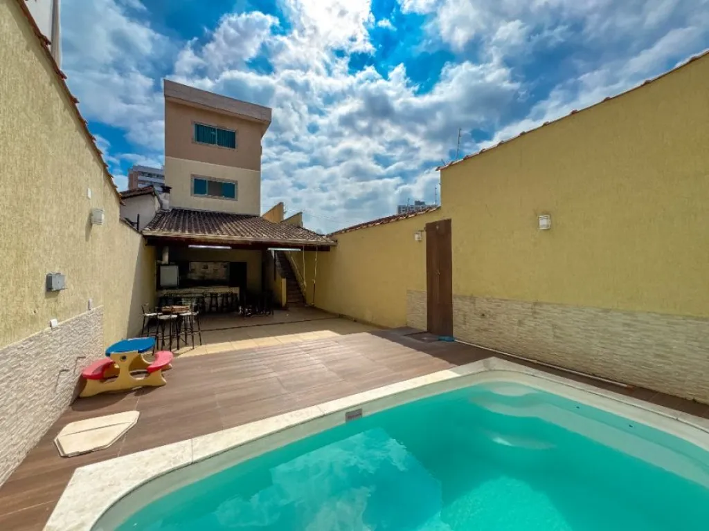 Imagem CASA COM 240,00 m² - BOQUEIRÃO - PRAIA GRANDE SP
