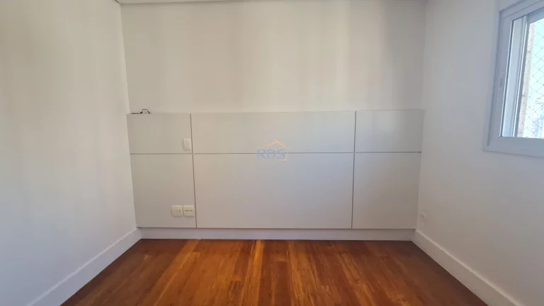 Imagem Vende lindo apartamento de 137m² com 3 suítes e 3 vagas na Vila Suzana