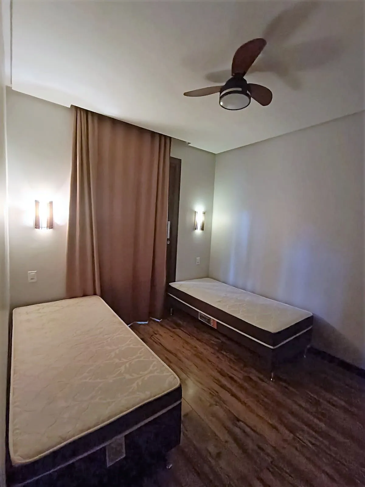 Imagem Casa em Condomínio para aluguel em Praia do Forte, Bahia - Açu da Torre - Com Piscina e Quadra Poliesportiva