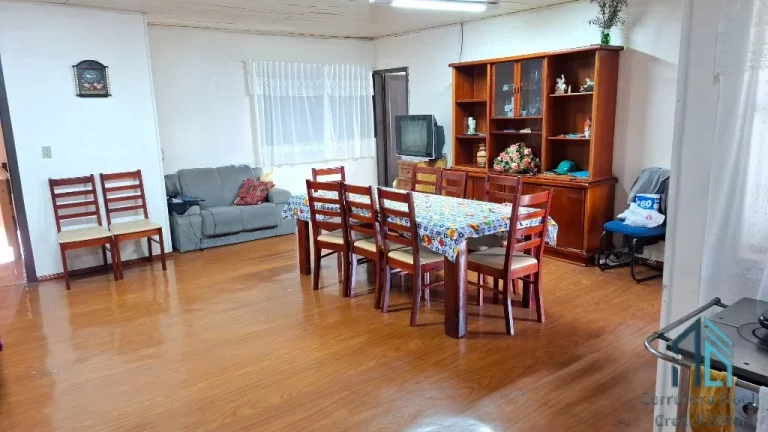 Imagem (PERMUTA) Casa dois pisos 05 quartos c/suíte, comercial/residencial em Flores da Cunha RS