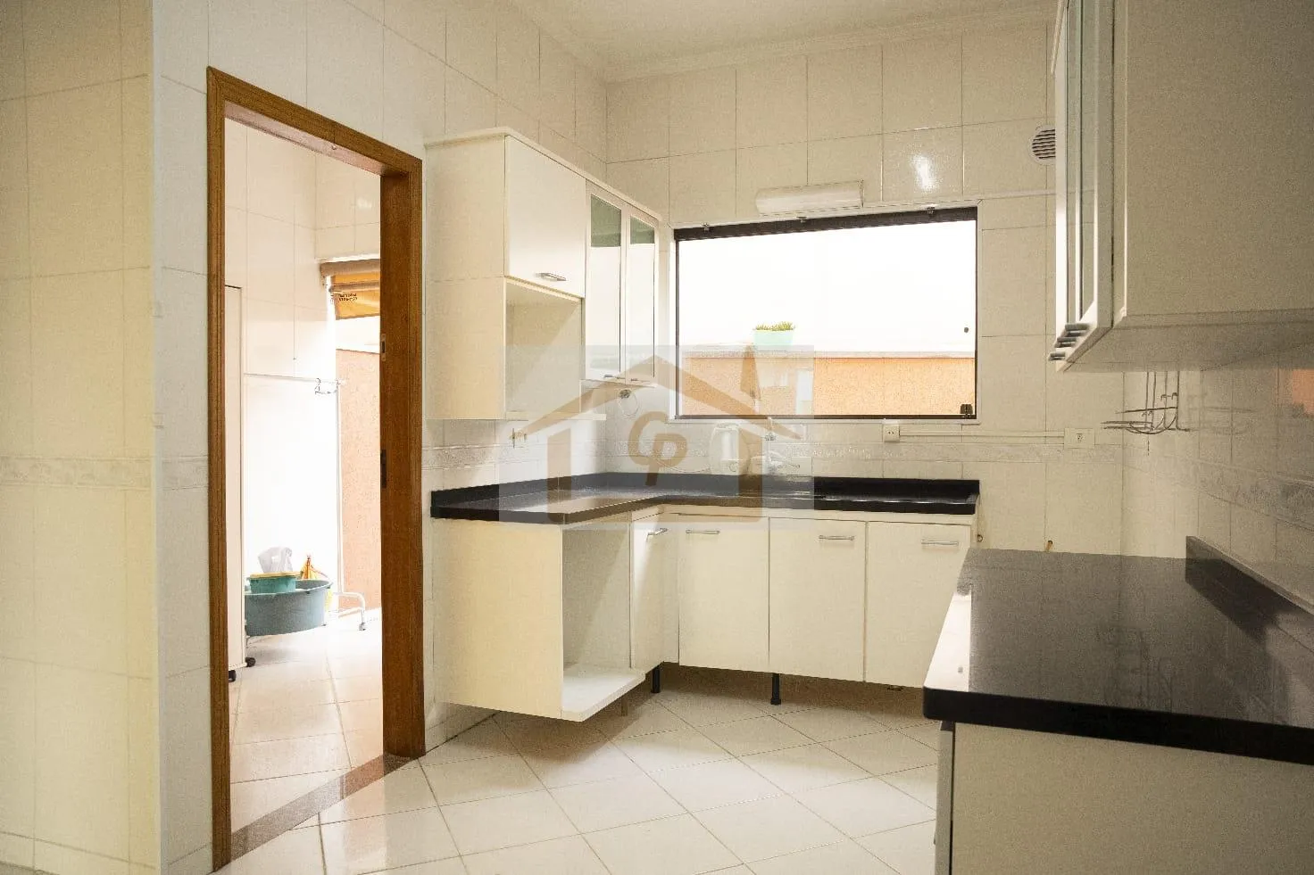 Imagem Duas suítes,, 2 vagas cobertas - Casa em Villagio - Bosque da Saúde