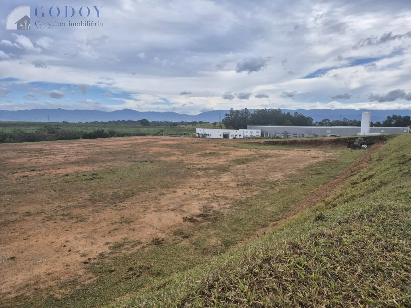 Foto do imóvel Terreno Industrial - Entrada de Pindamonhangaba - Próximo à Rod. Pres.Dutra