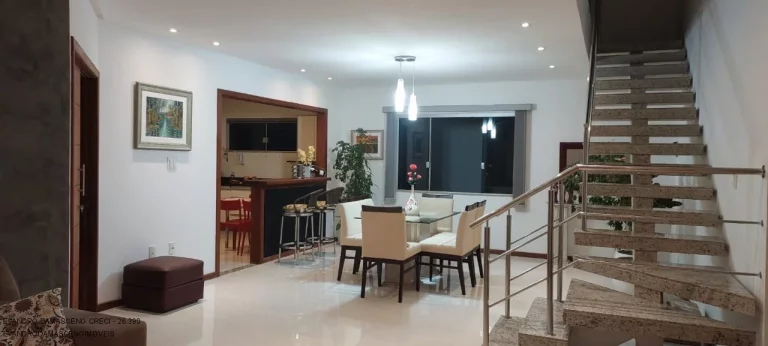 Imagem Casa de luxo em condomínio à venda em Camaçari-BA, Vila de Abrantes: 4 quartos, 4 suítes, 2 salas, 2 banheiros, 3 vagas, 290m².