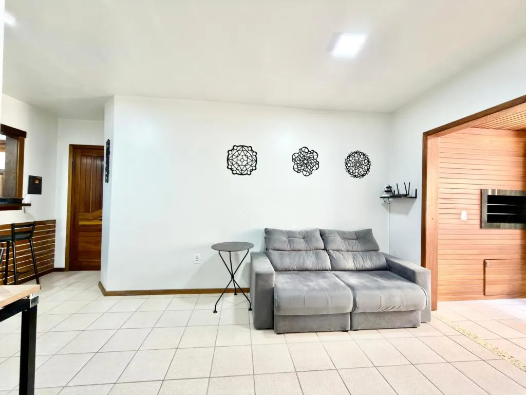 Imagem Apartamento 2Dórmitórios dependência - Bairro Zona Nova