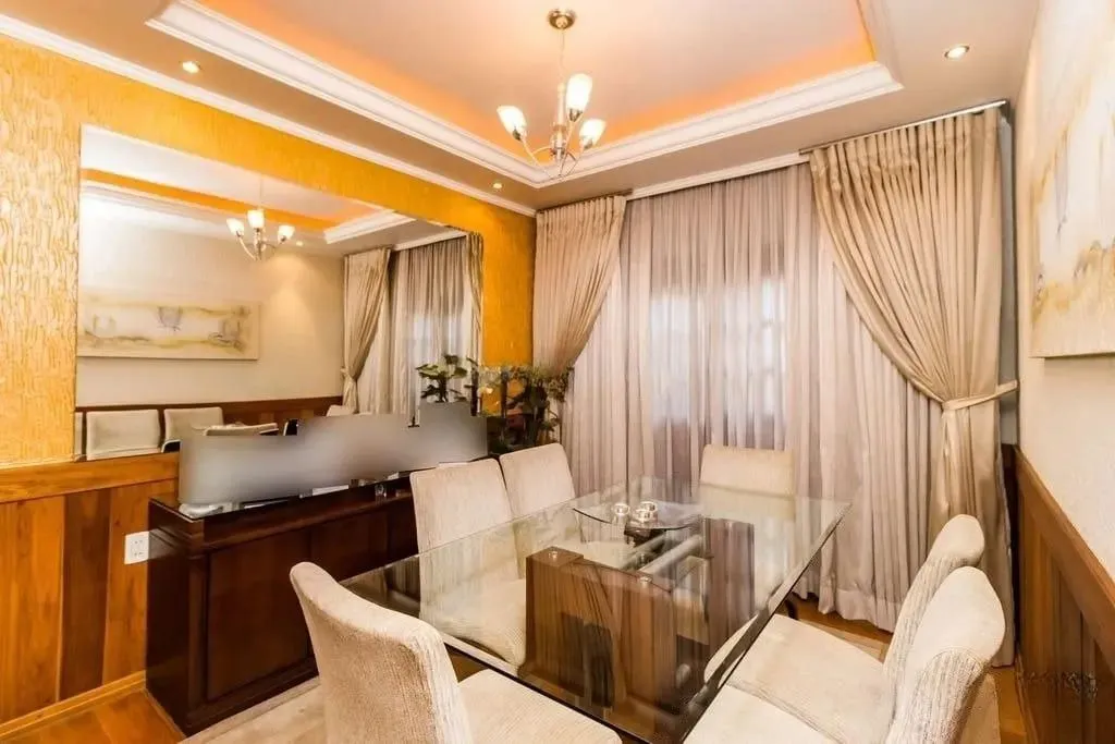 Imagem Casa com 3 dormitórios de 278m² à venda no Bairro Jardim Itú Sabará
