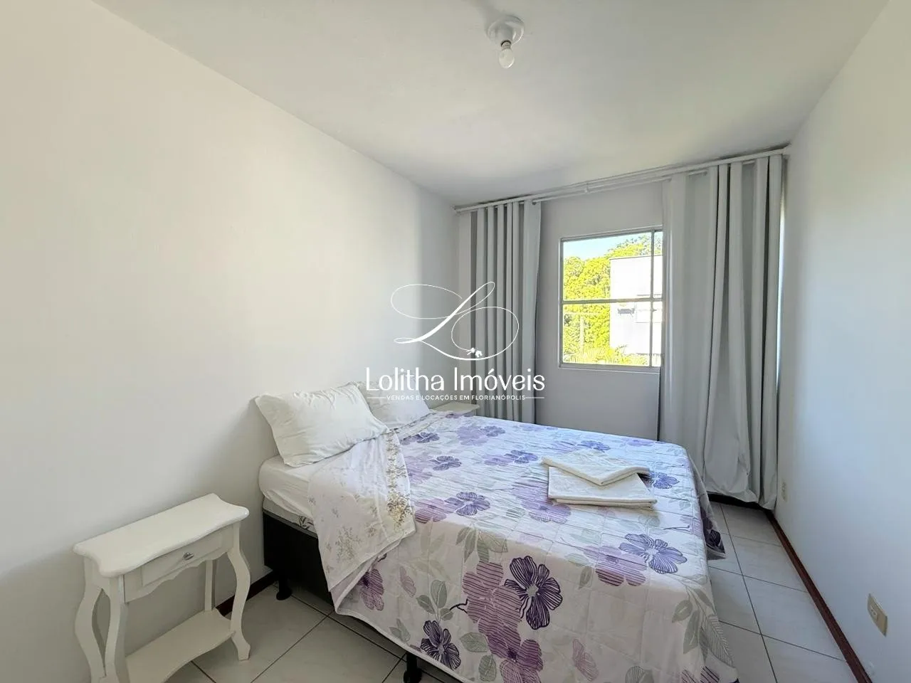 Imagem APARTAMENTO SEMI MOBILIADO COM 2 QUARTOS À VENDA EM COQUEIROS - FLORIANÓPOLIS/SC