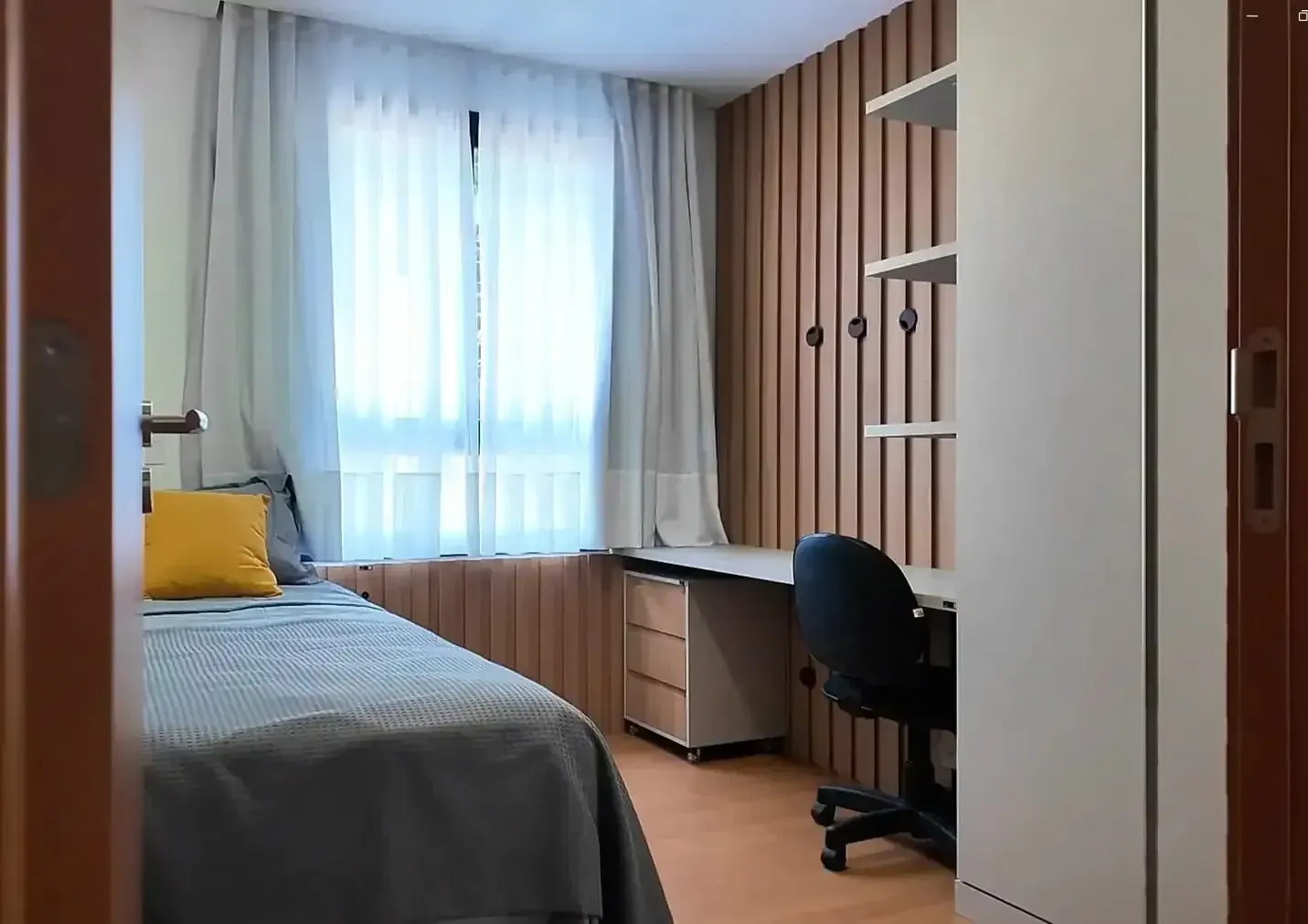 Imagem Casa de Condomínio com 3 Quartos à Venda, 134 m² em Santa Cândida - Curitiba