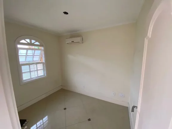 Imagem Casa para venda no bairro Chácara das Pedras em Porto Alegre