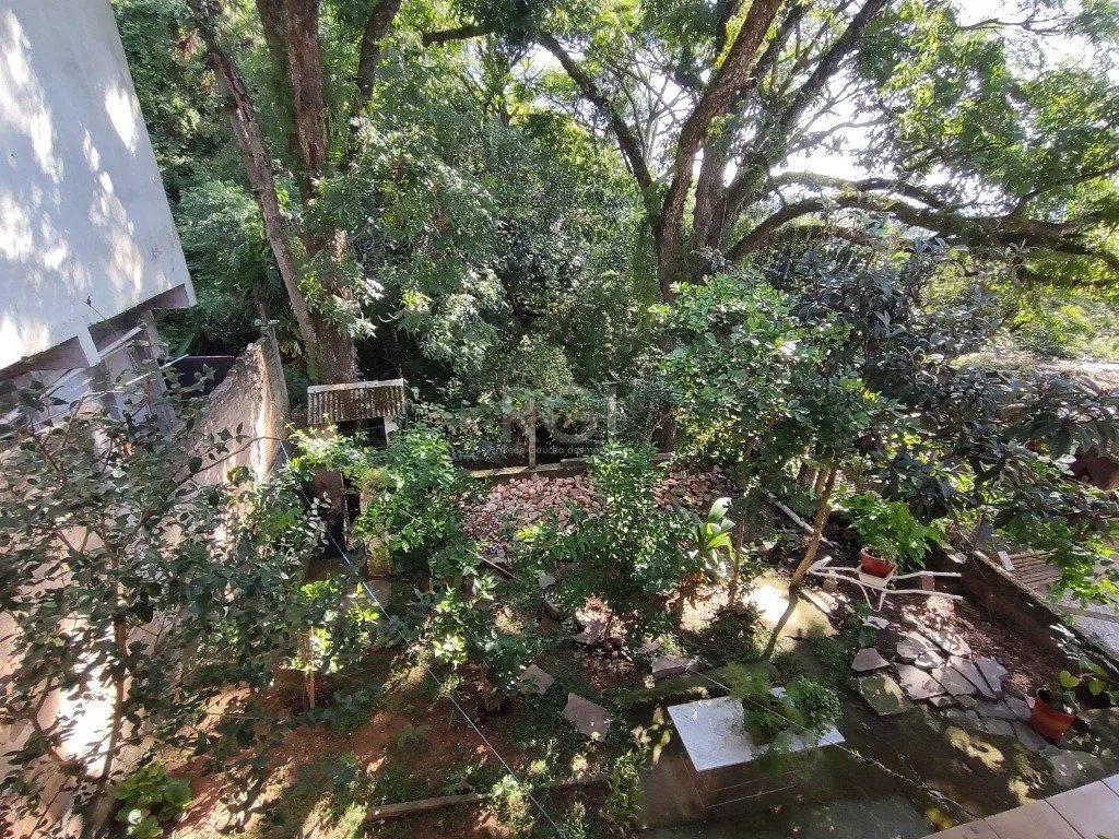 Imagem Casa para Venda - 134m², 2 dormitórios, 1 vaga - Nonoai