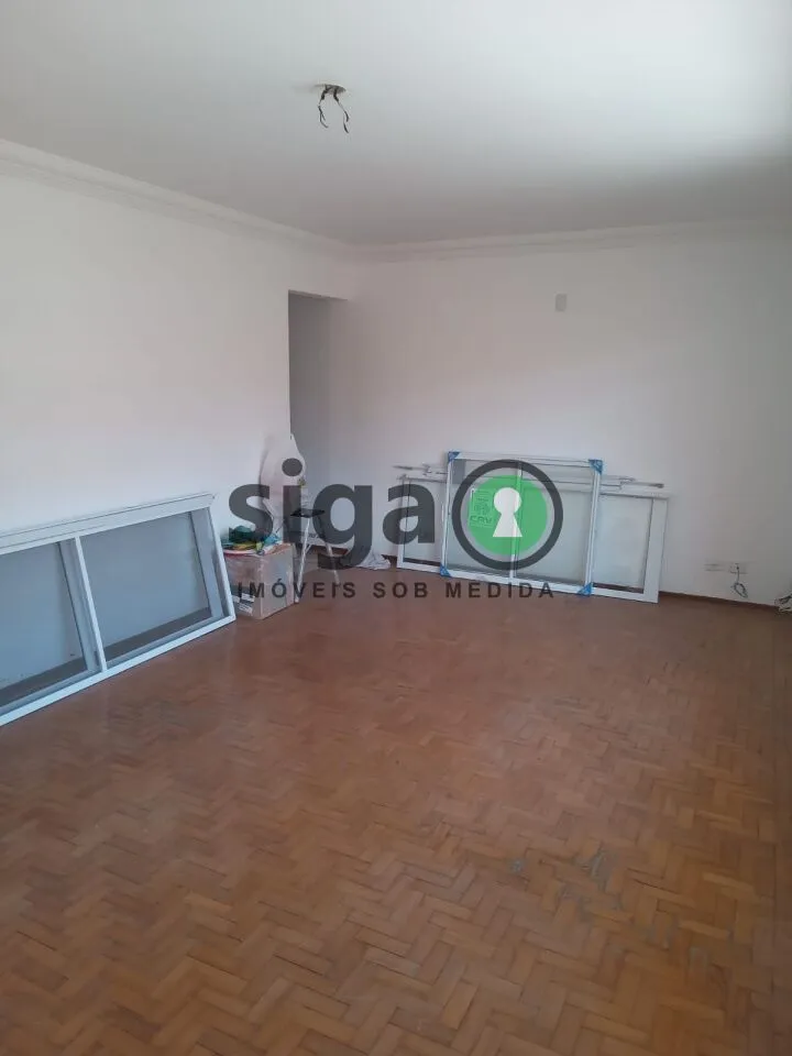 Imagem Sobrado no Planalto Paulista com 3 quartos, 2 vagas.