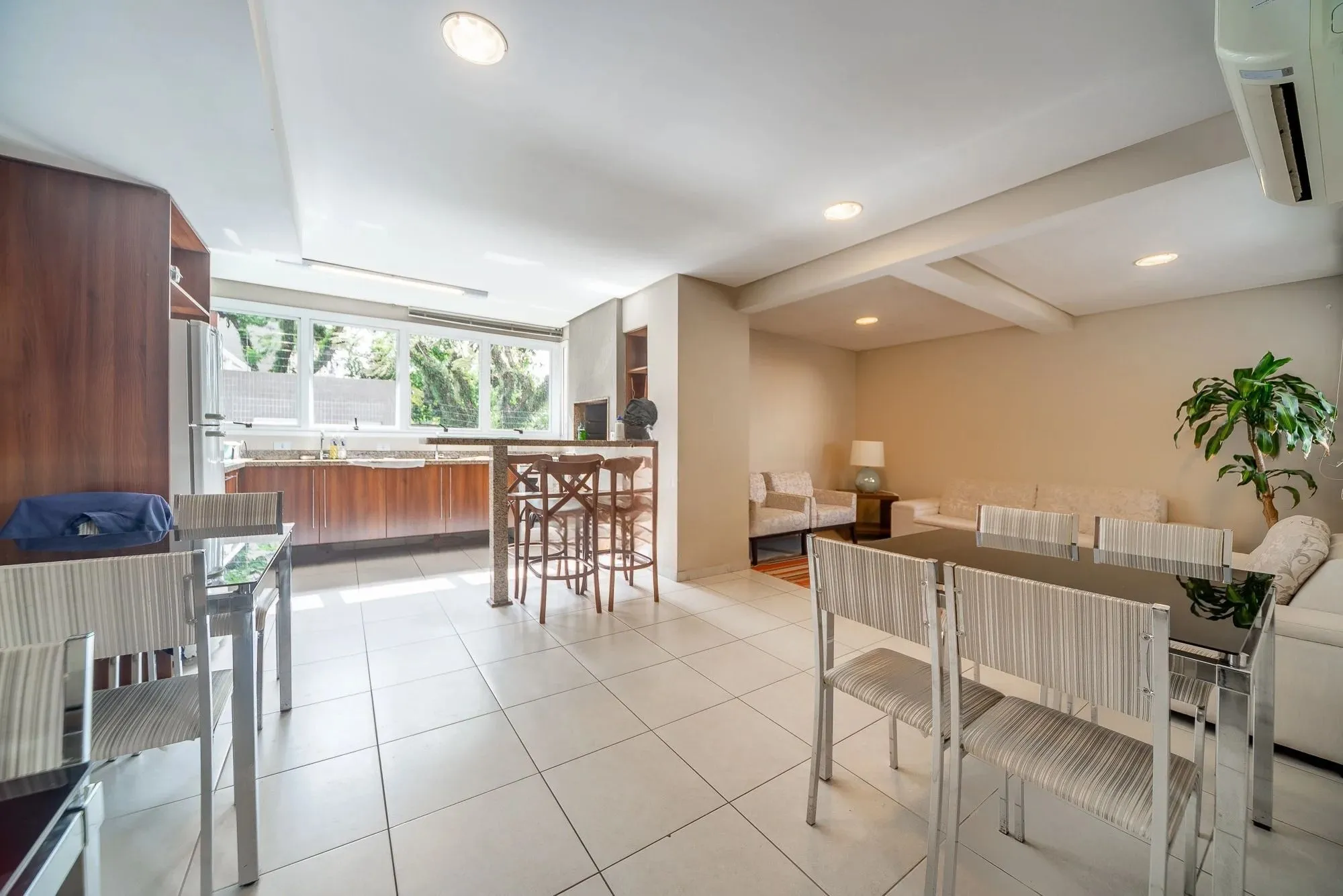 Imagem Apartamento Garden com 136m² e 3 dormitórios, 1 suíte, 2 vagas