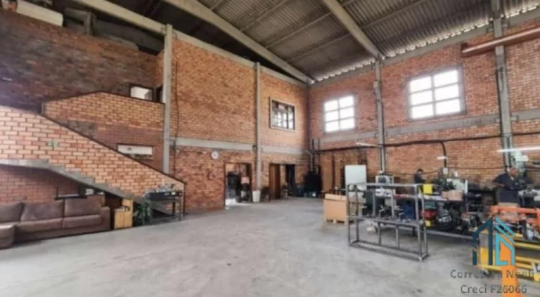 Imagem Barracão com 1.075 m2 const. e 4.939,82m² terreno, pátio 3.500 m2, Cidade Industrial/Cic em Curitiba PR