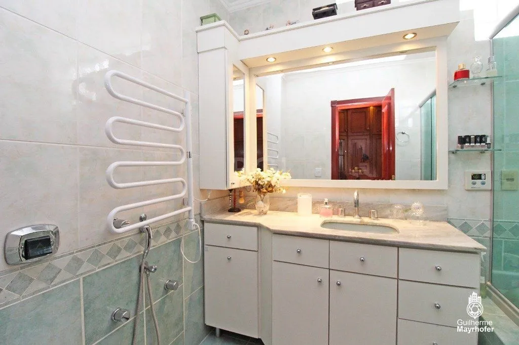 Imagem Casa Condominio para Venda - 324.7m², 3 dormitórios, sendo 1 suites, 4 vagas - Menino Deus