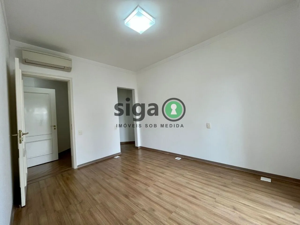 Imagem Apartamento de 260m2, com 4 suítes e 4 vagas no coração do Panamby
