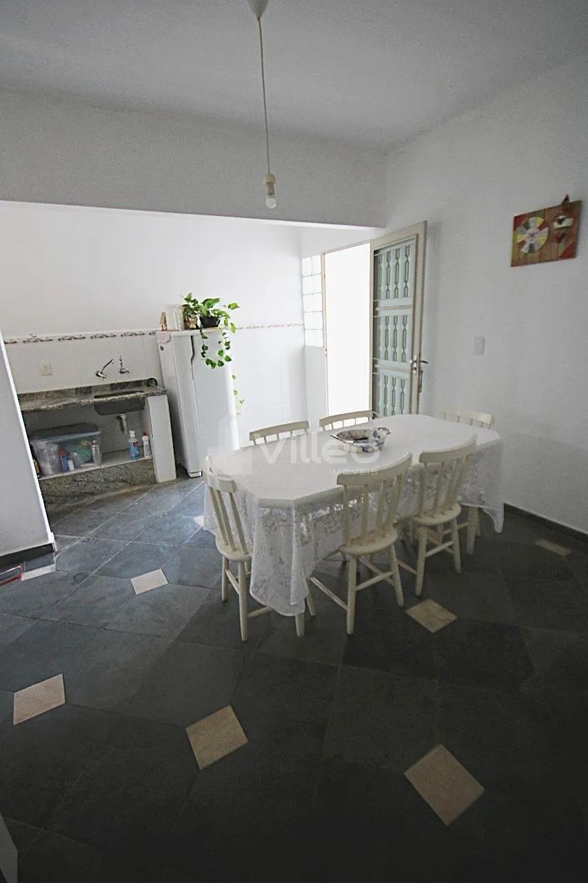 Imagem Esta casa possui 193 m² de área construída e conta com ambientes espaçosos, proporcionando confo...