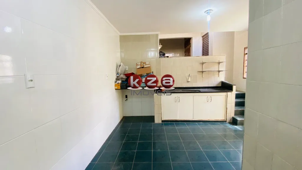 Imagem Imperdível casa à venda em Valinhos-SP, Jardim Itapuã: 4 quartos, 1 suíte, 2 salas, 3 banheiros, 3 vagas, 158m². Aproveite!