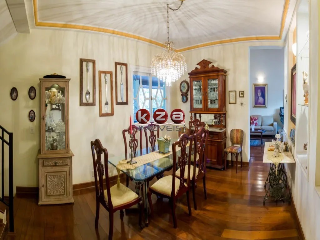 Imagem Espetacular casa de alto padrão em condomínio na Vila Embaré, Valinhos-SP: 5 quartos, 5 suítes, 3 salas, 7 banheiros, 9 vagas, 630m². Venha conferir!