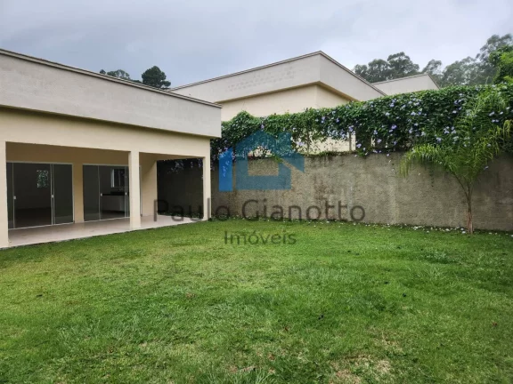 Imagem Casas térreas, 3 suítes, à venda ou locação na Granja Viana