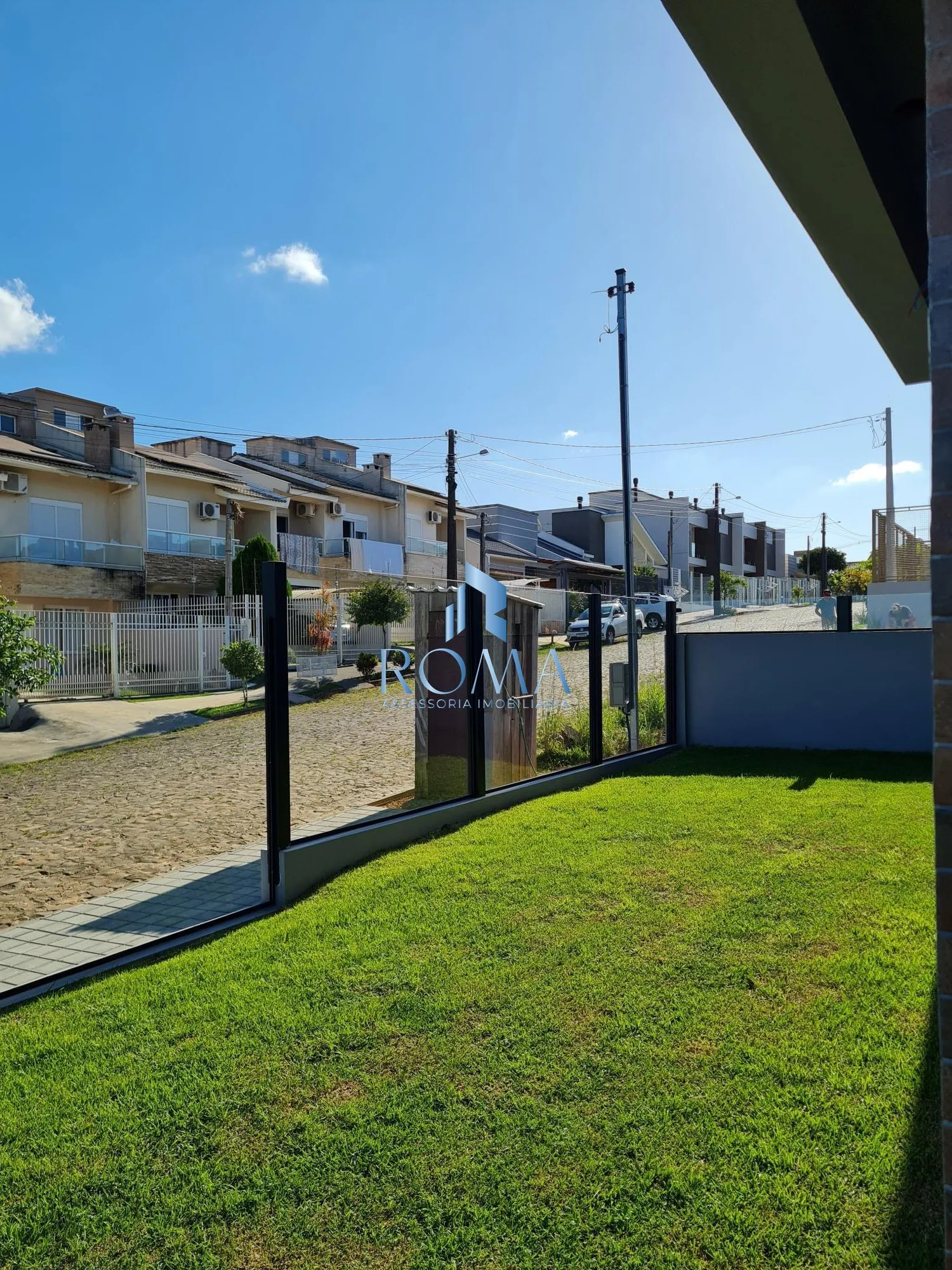 Imagem CASAS DOIS PISOS 03 DORMITÓRIOS E PÁTIO!!
