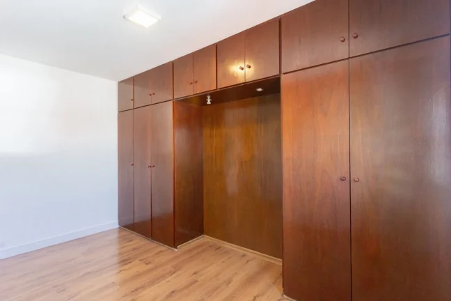 Imagem Apartamento 61M², 2Q, 1 Banheiro, 1 Vaga, Portaria 24h, Armários.
