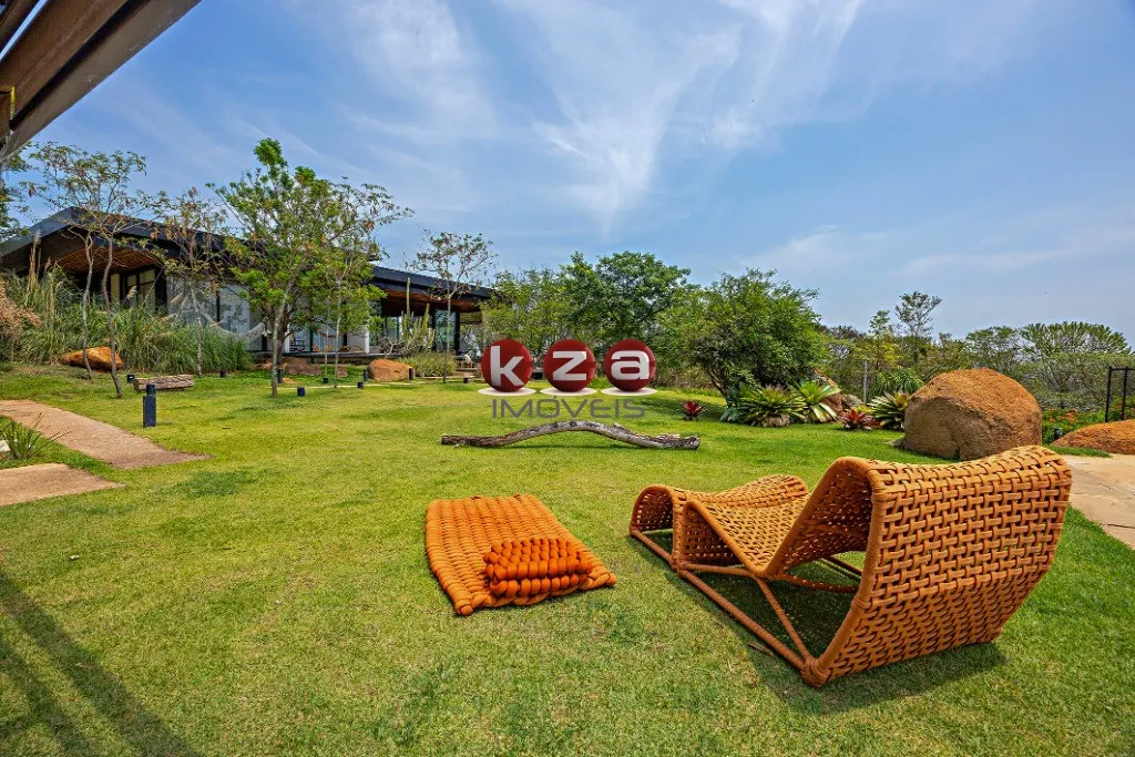 Imagem Venda de Casa Espetacular em Itu-SP: 5 Quartos, 3 Suítes, 3 Salas, 800 m² constr. Muita Natureza, 20.000 metros de terreno no Jardim Paraíso II.