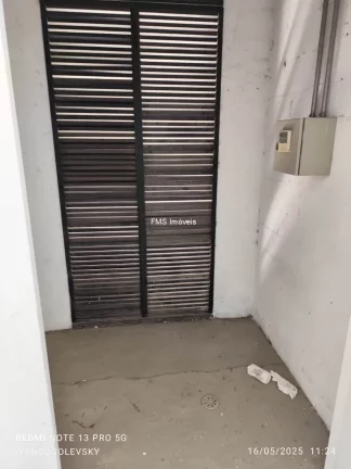 Imagem Alphaville Industrial: Loja Comercial para Locação com 2 Banheiros e 2 Vagas de Garagem - Barueri-SP