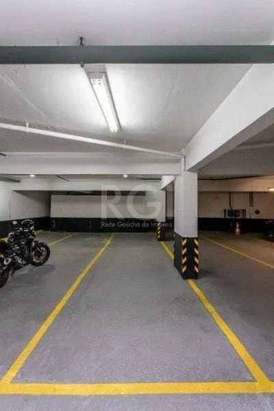 Imagem Sala comercial na Av Carlos Gomes com sacada DESOCUPADA