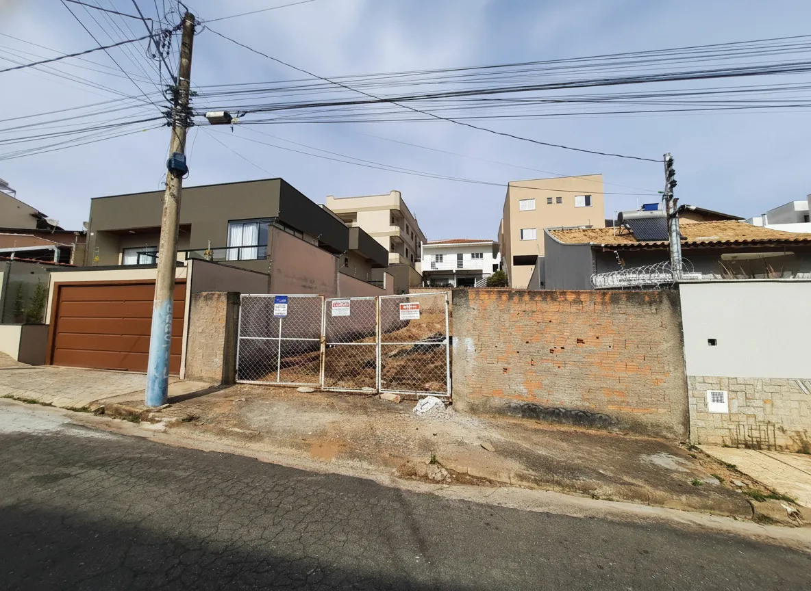 Imagem Terreno 250 m² à venda em Jardim das Hortênsias, Poços de Caldas
