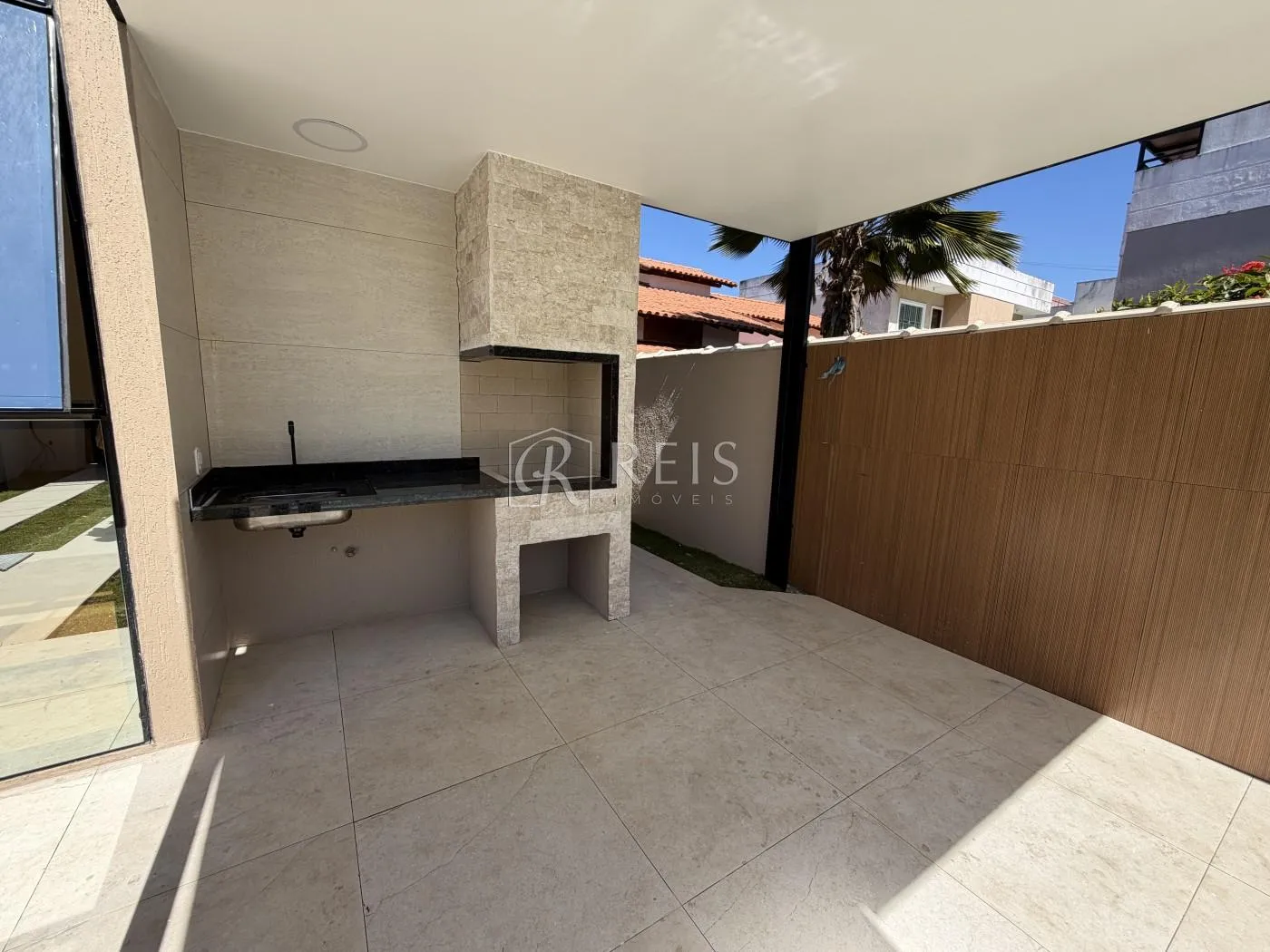 Imagem Casa para Venda em Rio das Ostras, Ouro Verde, 3 dormitórios, 1 suíte, 3 banheiros, 2 vagas