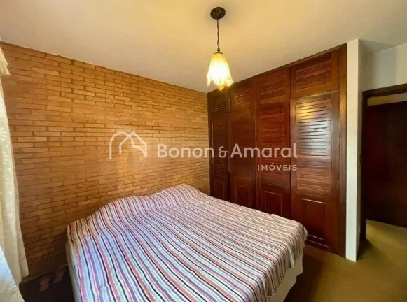 Imagem Casa assobradada à venda no bairro Jardim Proença, localização privilegiada de frente para um bo...