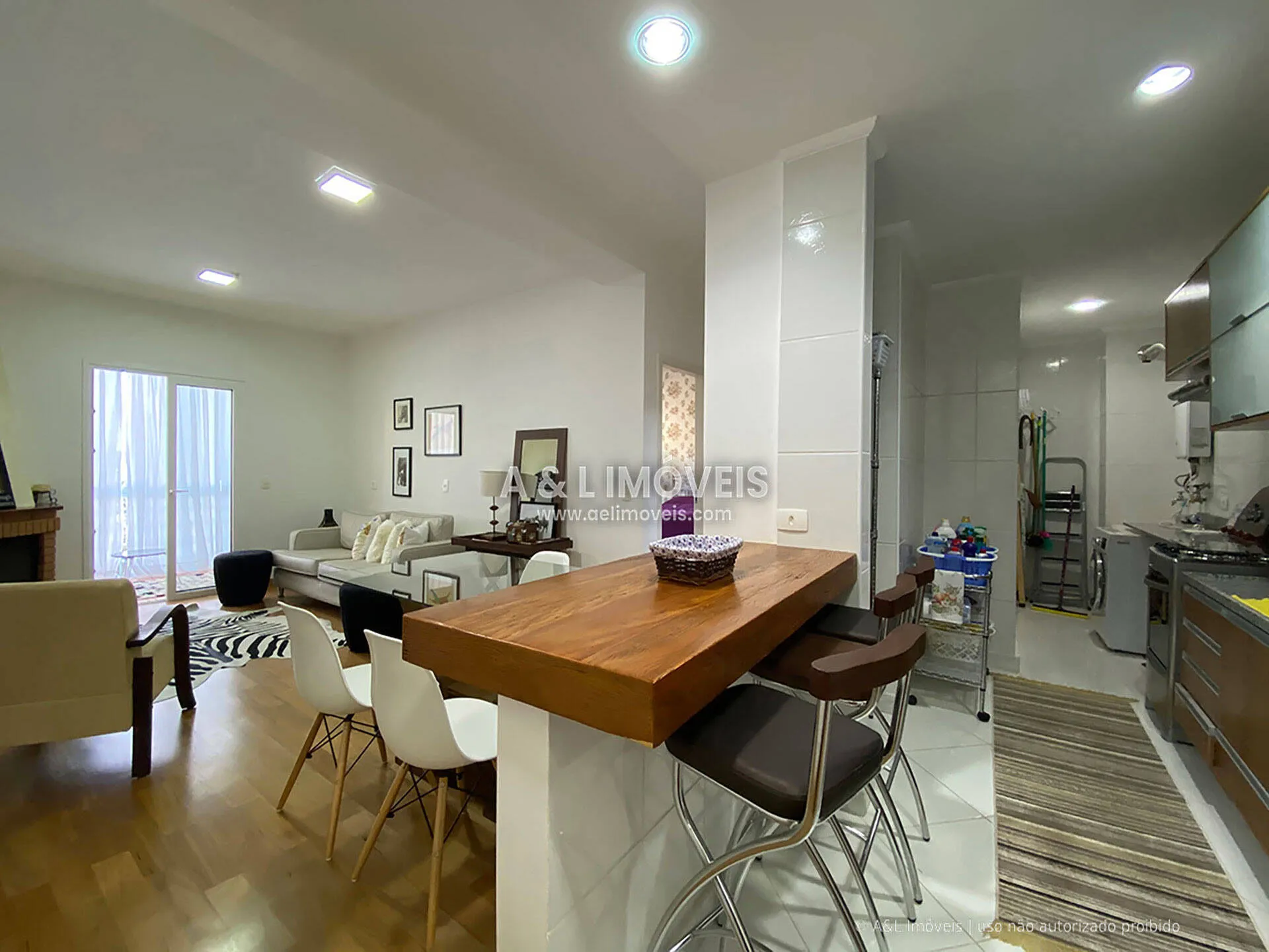 Imagem Apartamento à venda a 2,8 km do Capivari | 75,42 m² e 1 dormitório