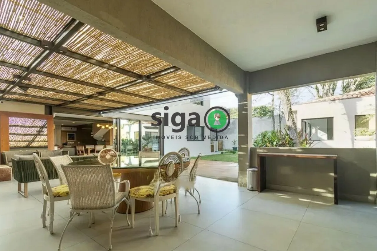 Imagem Casa em Rua fechada a venda na Cidade Jardim com 4 quartos