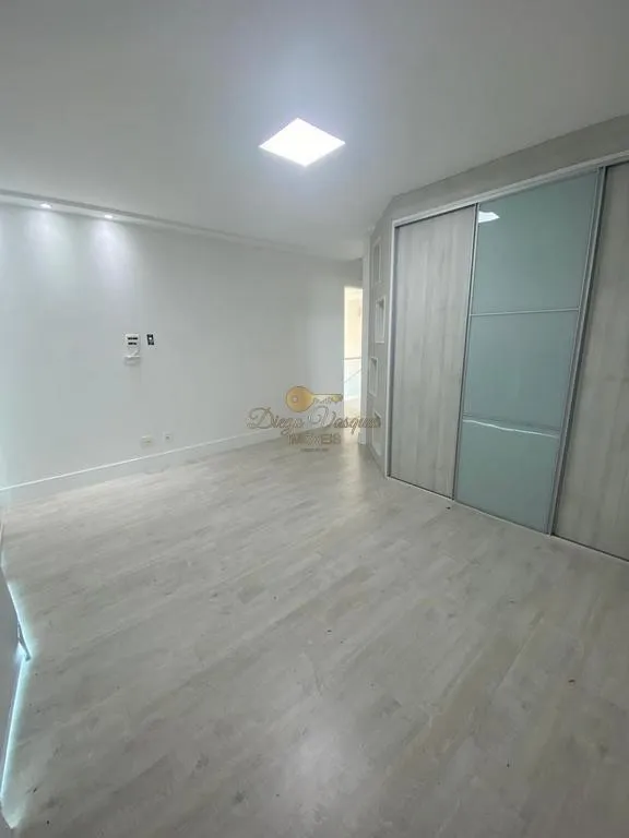 Imagem Casa em Condomínio para Venda em Teresópolis / RJ no bairro Prata