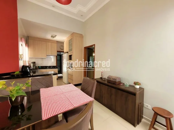 Imagem Casa com 3 Quartos (2 Suítes), 4 Banheiros, Edícula Completa e 2 Vagas no Jardim Oriente – 250m² de Terreno e 160m² de Construção