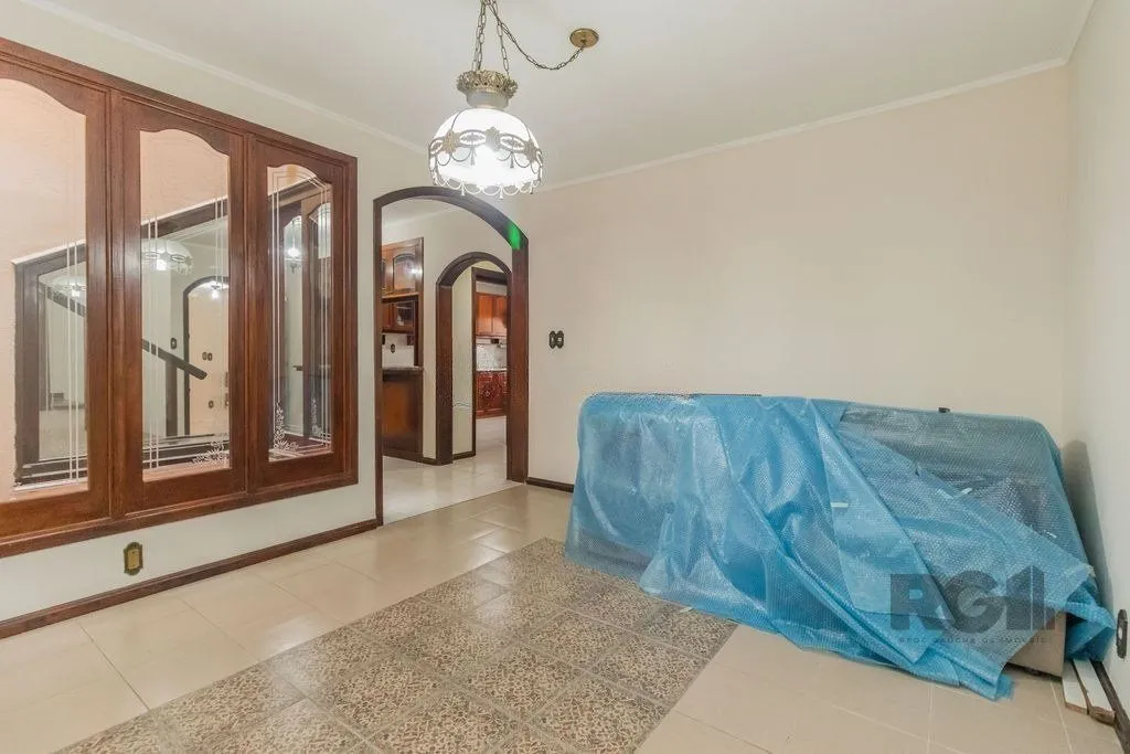 Imagem Casa com 287m², 5 dormitórios, piscina, 4 vagas no bairro Jardim Itu