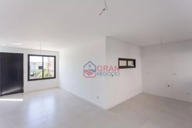 Imagem Sobrado com 3 dormitórios à venda no Atuba - Curitiba/PR