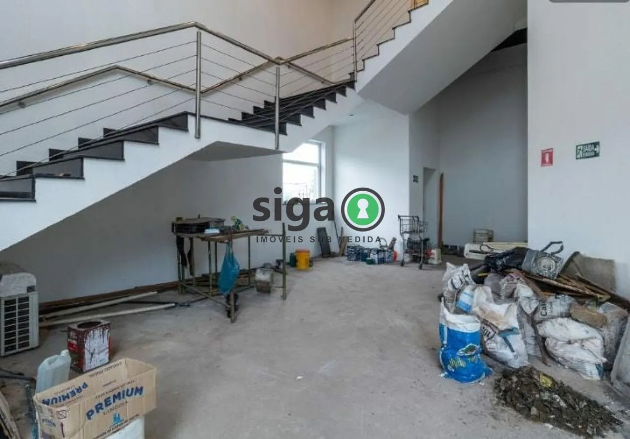 Imagem Sala/Salão Comercial no Piso Superior Área total: 724,32 m²