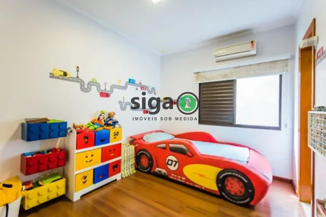 Imagem CASA DE ALTO PADRÃO COM 4 SUÍTES PARA VENDA PRÓXIMA AO METRÔ