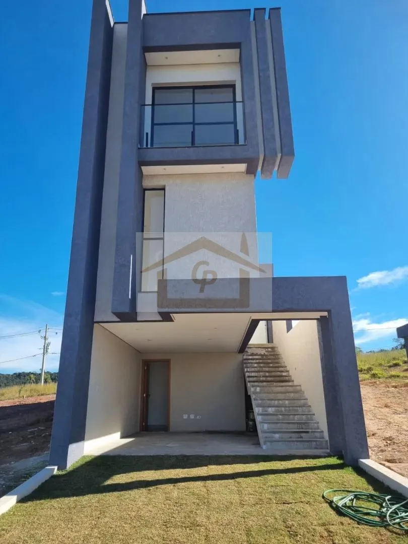 Foto do imóvel Casa com 3 quartos (um suíte), 3 vagas. Novidade na Granja Viana!