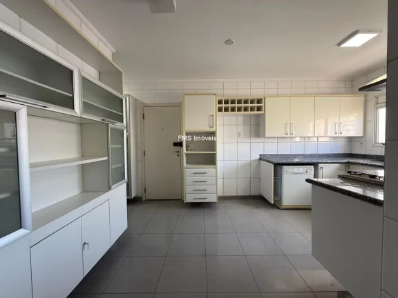 Imagem Apartamento no Campo Belo com 3 quartos, 3 suítes, 155m²