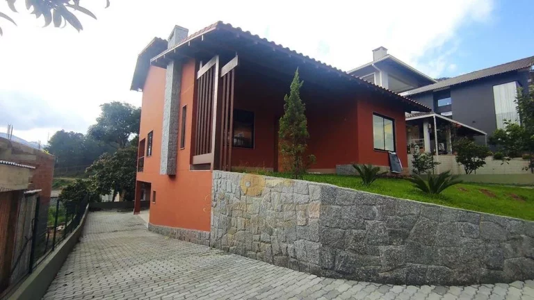 Imagem Casa em Condomínio para Venda em Teresópolis / RJ no bairro Vargem Grande