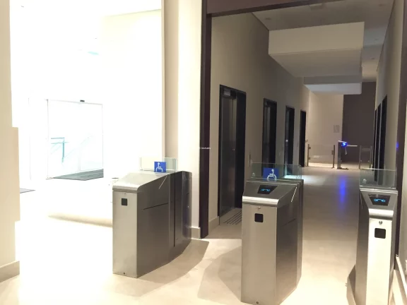 Imagem Excelente oportunidade de investimento em sala comercial na Consolação, São Paulo-SP: 2 salas, 2 banheiros, 2 vagas, 74m²!