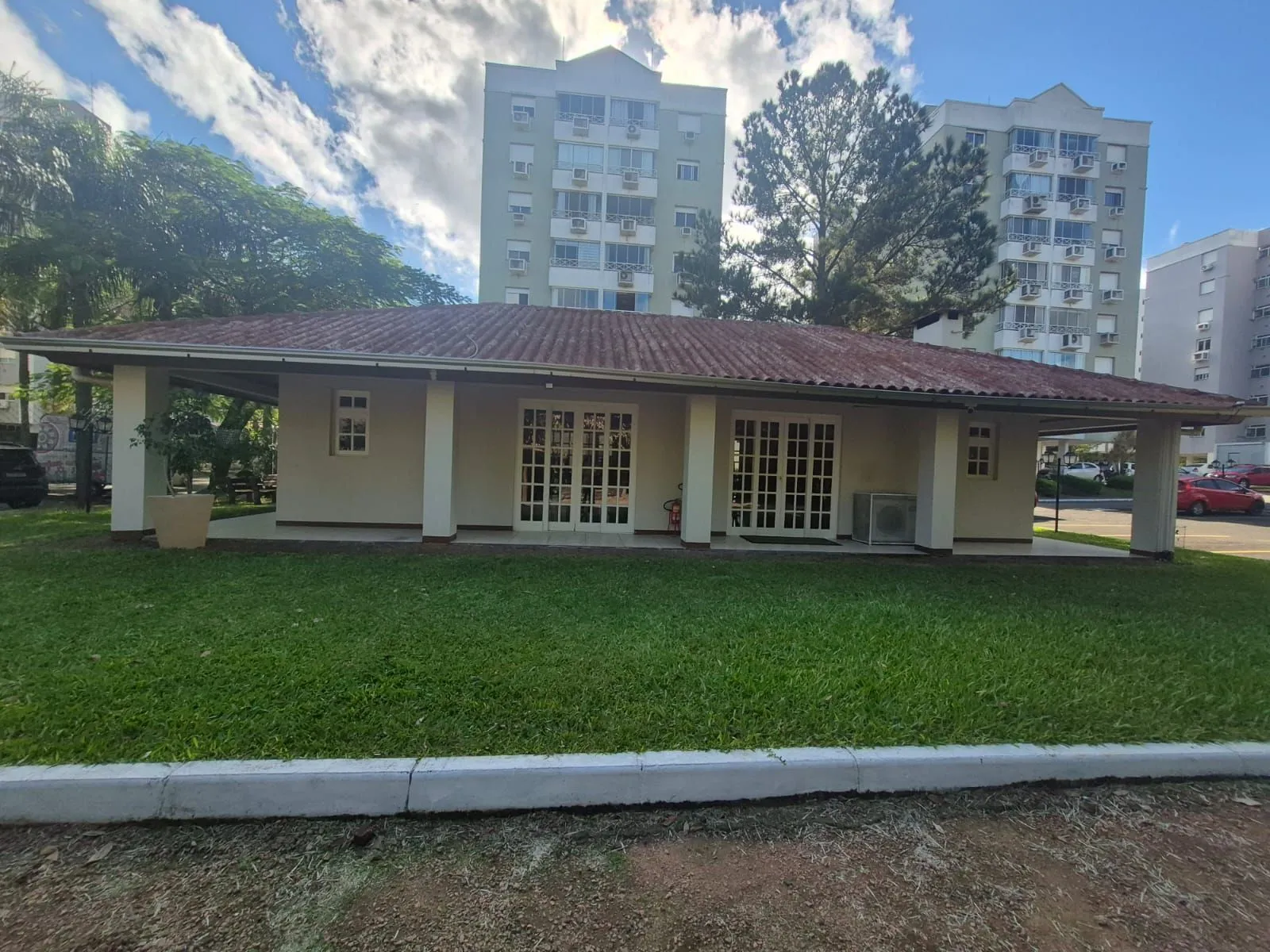 Imagem APARTAMENTO 2 QUARTOS 1 BANHEIRO COM ELEVADOR.