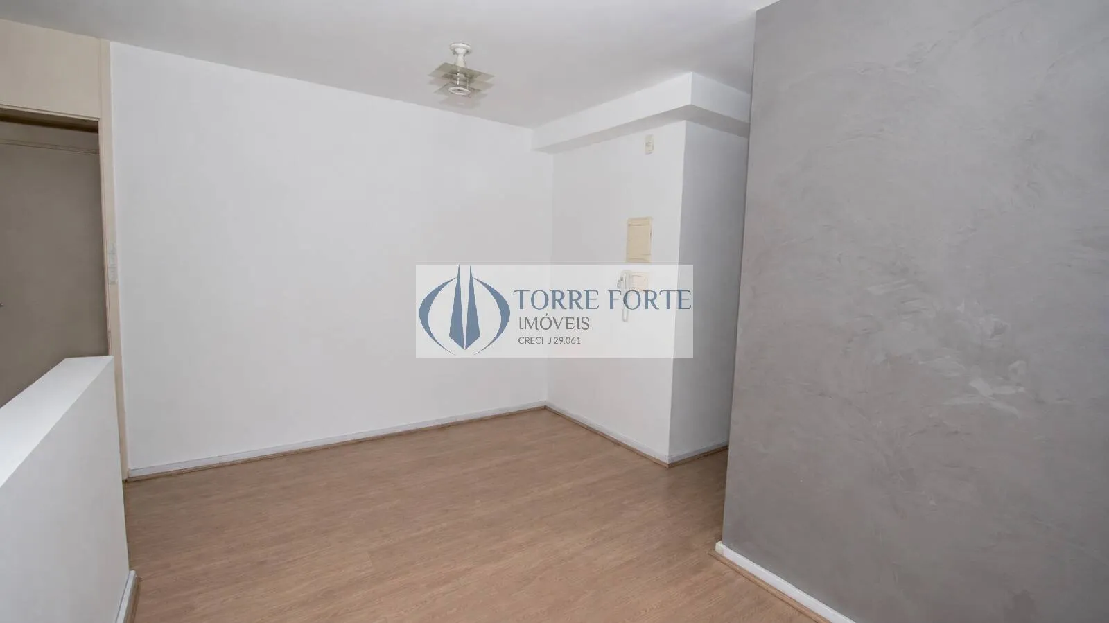 Imagem Apartamento com 2 dormitorios 1 vaga , varanda na Vila Antonieta.