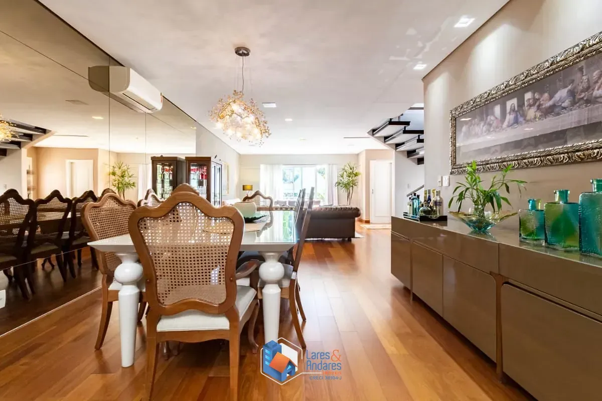 Imagem Sobrado para venda em Vila Santo Estéfano com 2 quartos, sendo 2 suítes, 272m²