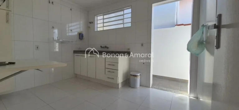 Imagem Excelente oportunidade para quem busca conforto, espaço e praticidade! Esta casa conta com 3 quarto...