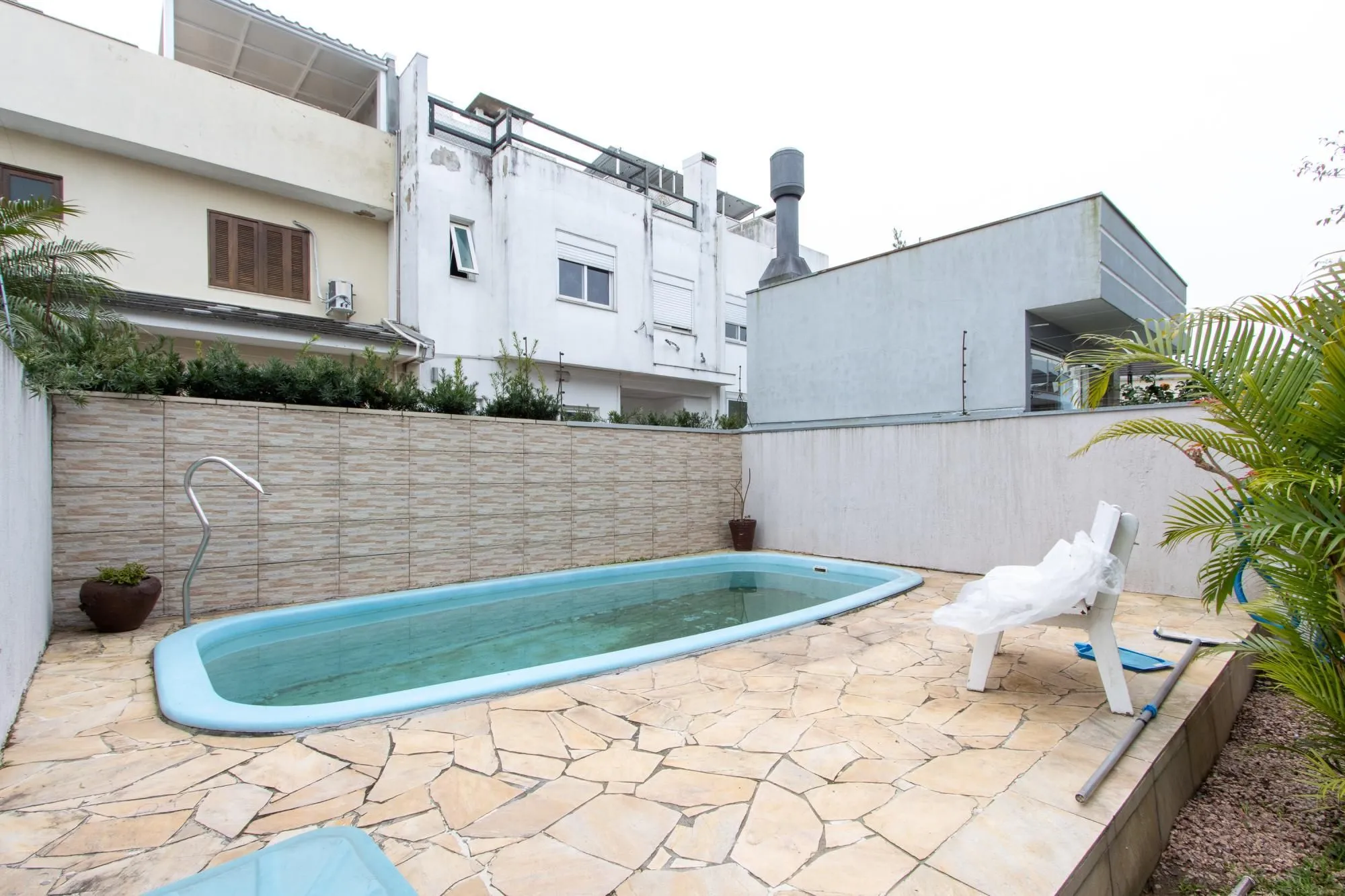 Imagem Sobrado no Lagos de Nova Ipanema com 149,54m², possui 03 dormitórios, sendo 1 suíte, garagem para 3 carros