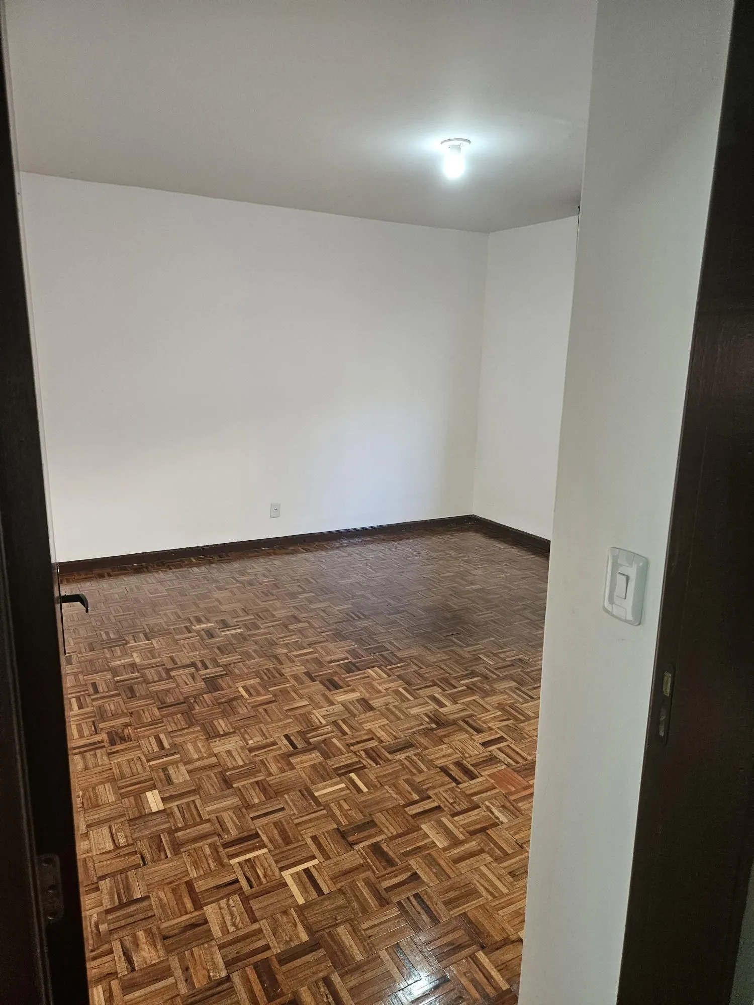 Imagem Casa toda reformada na avenida nonoai
