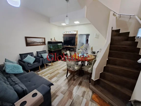 Imagem Casa triplex à venda com 3 quartos, 1 suite, churrasqueira, 1 vaga por R$750.000,00 no Campo Grande em Santos