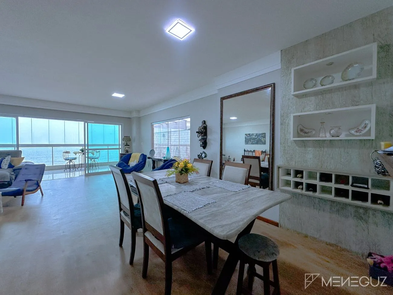 Imagem Apartamento 4 Quartos de frente para o mar com área externa!